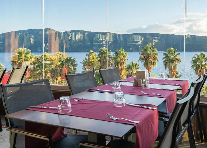 Ξενοδοχείο & 5*