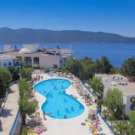 & Hotel